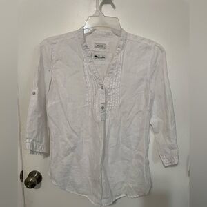 Malvin White 100% Linen roll
Tab Sleeve pullover embroidered V neck Tunic blouse